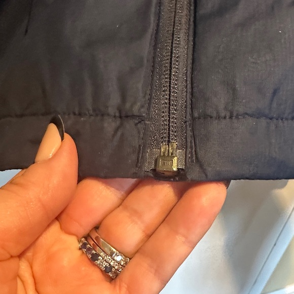 The North Face Men's Navy and Gray Windbreaker - Picture 5 of 14